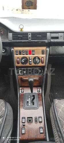 Mercedes E 260 1988, 448,600 km - 2.6 л - Sumqayıt