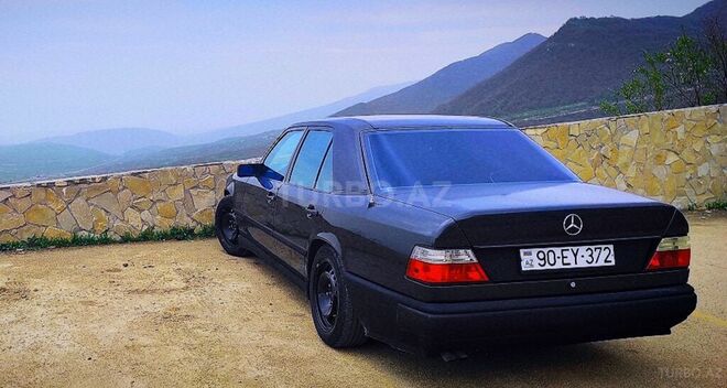 Mercedes E 260 1988, 448,600 km - 2.6 л - Sumqayıt