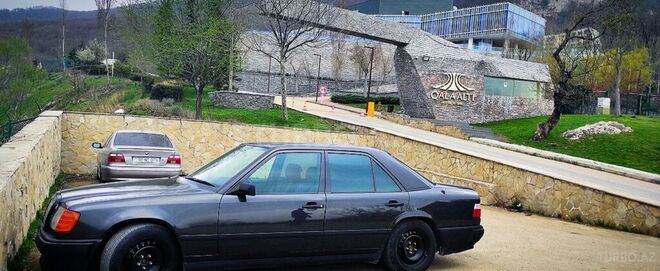 Mercedes E 260 1988, 448,600 km - 2.6 л - Sumqayıt