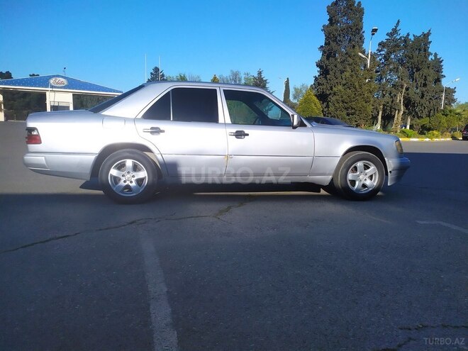 Mercedes E 250 1990, 802,006 km - 2.5 л - Bakı