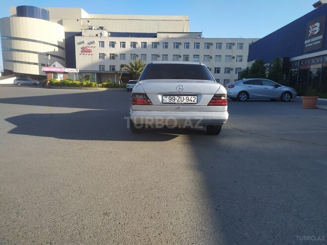 Mercedes E 250 1990, 802,006 km - 2.5 л - Bakı