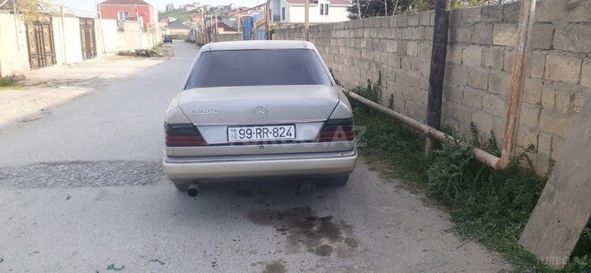 Mercedes E 200 1986, 100,000 km - 2.0 l - Bakı
