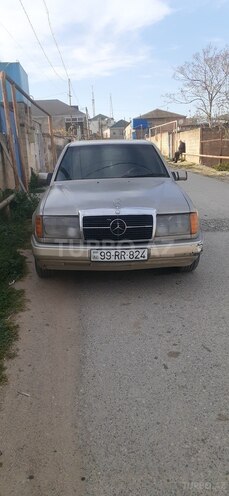Mercedes E 200 1986, 100,000 km - 2.0 l - Bakı