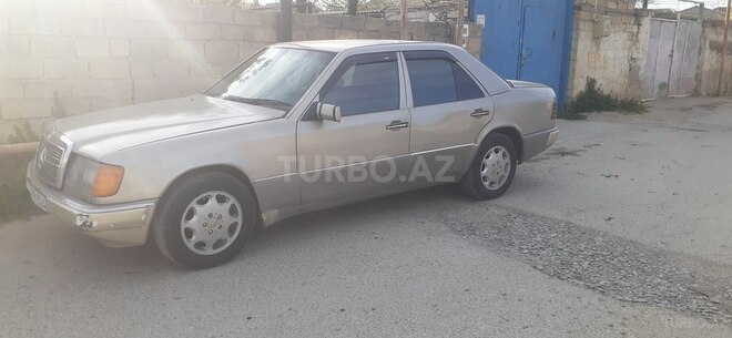 Mercedes E 200 1986, 100,000 km - 2.0 l - Bakı