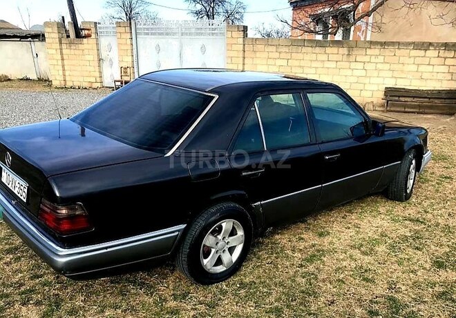 Mercedes E 250 1995, 345,000 km - 2.5 л - Goranboy