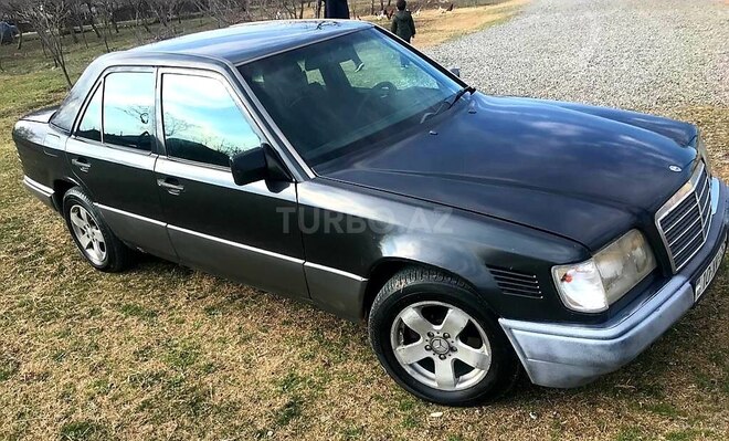 Mercedes E 250 1995, 345,000 km - 2.5 л - Goranboy