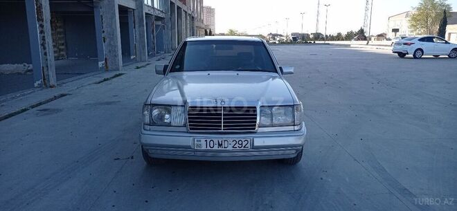 Mercedes E 220 1992, 254,200 km - 2.2 l - Bakı