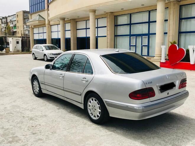 Mercedes E 220 2001, 308,000 km - 2.2 l - Bakı