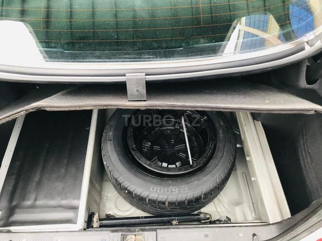 Mercedes E 220 2001, 308,000 km - 2.2 l - Bakı