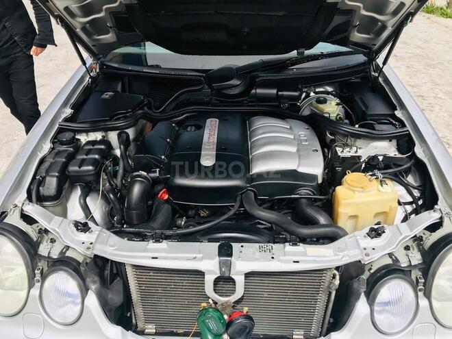 Mercedes E 220 2001, 308,000 km - 2.2 l - Bakı