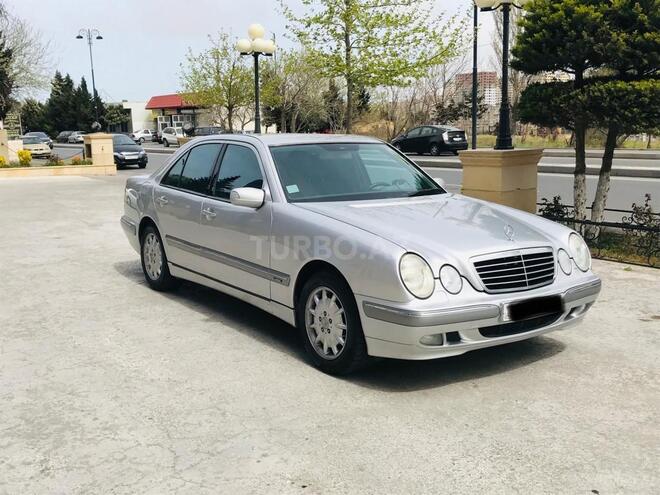 Mercedes E 220 2001, 308,000 km - 2.2 l - Bakı