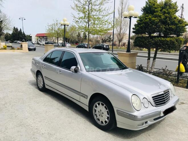 Mercedes E 220 2001, 308,000 km - 2.2 l - Bakı