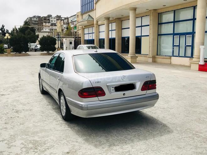 Mercedes E 220 2001, 308,000 km - 2.2 l - Bakı