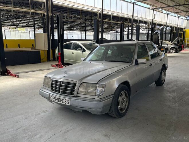 Mercedes E 200 1993, 300,000 km - 2.0 l - Bakı