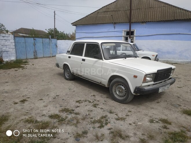 LADA (VAZ) 2107 1988, 250,000 km - 1.5 л - Salyan