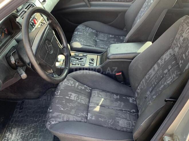 Mercedes E 280 1998, 256,000 km - 2.8 l - Bakı