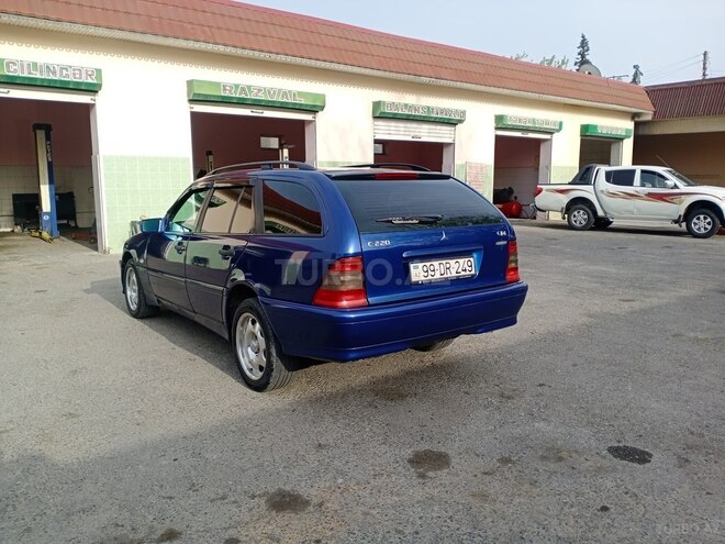 Mercedes C 220 2000, 490,000 km - 2.2 l - Ucar