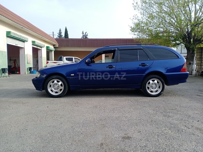 Mercedes C 220 2000, 490,000 km - 2.2 l - Ucar
