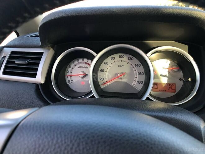 Nissan Tiida 2011, 39,400 km - 1.5 l - Bakı