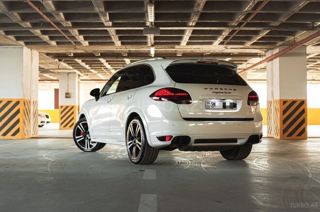 Porsche Cayenne Turbo 2012, 167,000 km - 4.8 l - Bakı
