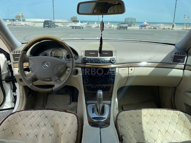 Mercedes E 240 2004, 275,000 km - 2.6 l - Xırdalan