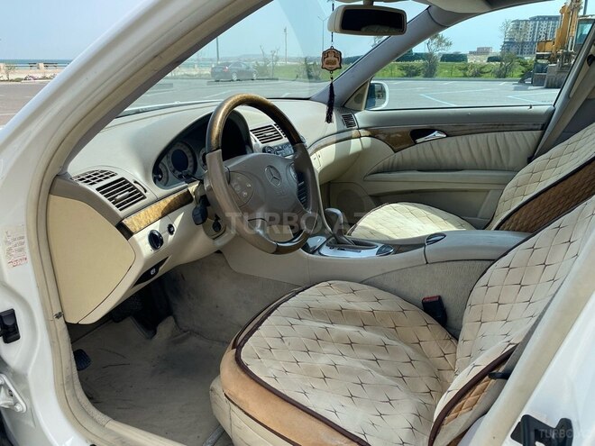 Mercedes E 240 2004, 275,000 km - 2.6 l - Xırdalan