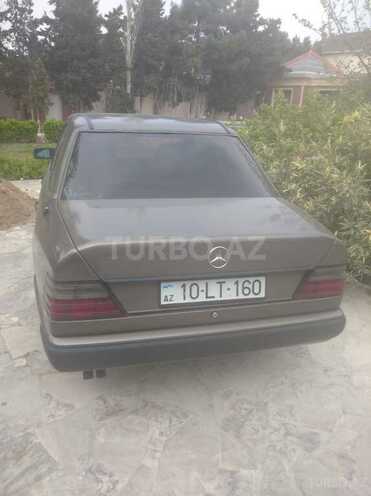 Mercedes E 220 1990, 356,000 km - 2.2 л - Bakı