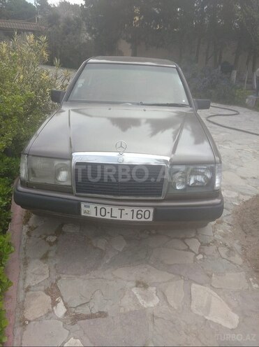 Mercedes E 220 1990, 356,000 km - 2.2 л - Bakı