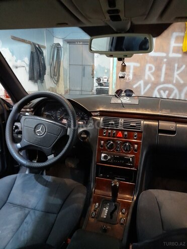 Mercedes E 230 1996, 466,000 km - 2.3 л - Bakı