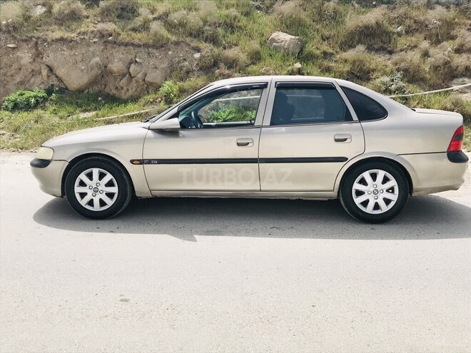 Opel Vectra 1997, 390,000 km - 1.8 l - Bakı