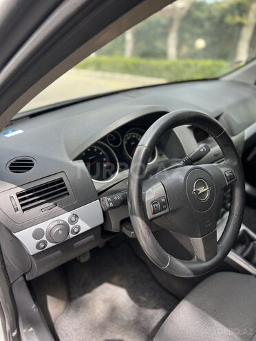 Opel Astra 2006, 144,000 km - 1.4 l - Bakı
