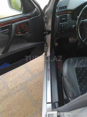Mercedes E 240 2001, 241,000 km - 2.4 л - Bakı