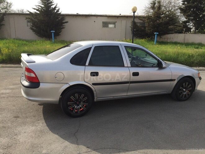 Opel Vectra 1996, 380,000 km - 1.6 l - Xaçmaz