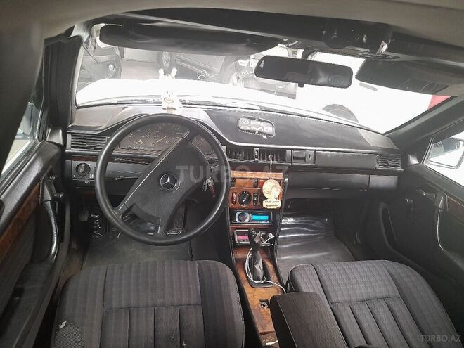 Mercedes E 230 1989, 420,424 km - 2.3 l - Gəncə