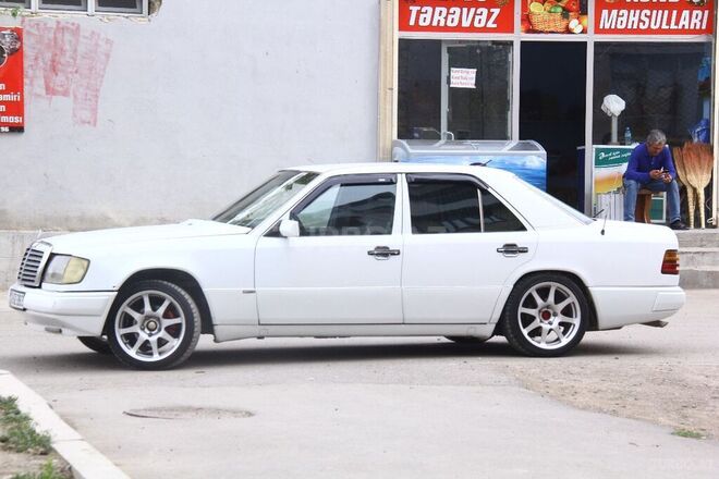 Mercedes E 230 1989, 420,424 km - 2.3 l - Gəncə