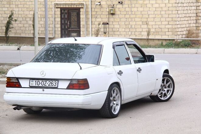 Mercedes E 230 1989, 420,424 km - 2.3 l - Gəncə
