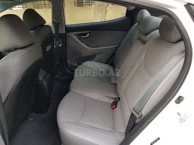 Hyundai Elantra 2015, 28,000 km - 1.8 l - Bakı