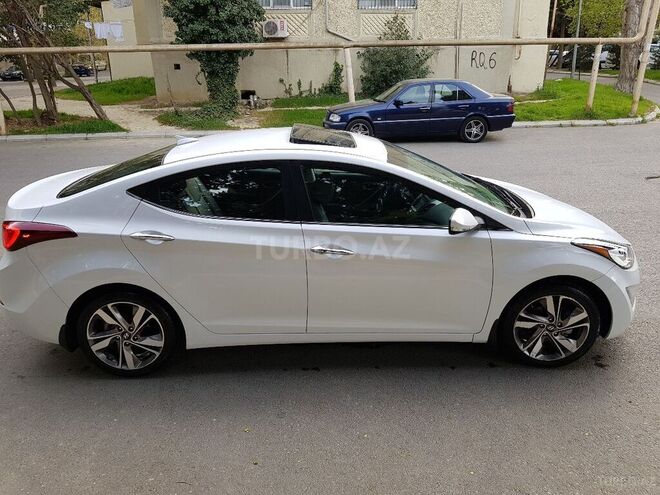 Hyundai Elantra 2015, 28,000 km - 1.8 l - Bakı