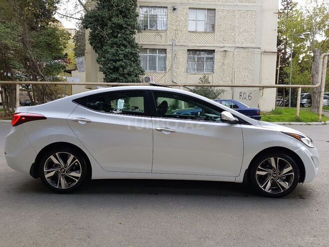Hyundai Elantra 2015, 28,000 km - 1.8 l - Bakı