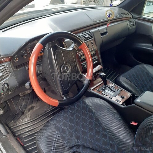 Mercedes E 280 1996, 330,000 km - 2.8 l - Bakı