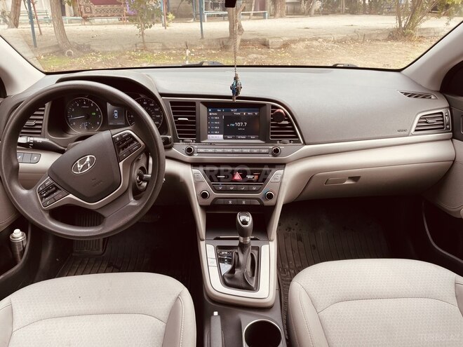 Hyundai Elantra 2018, 60,000 km - 2.0 l - Bakı
