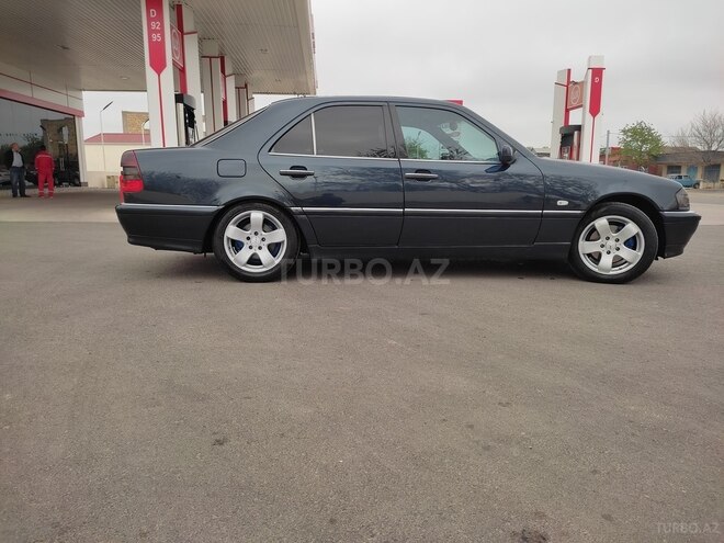 Mercedes E 240 1998, 330,000 km - 2.4 l - Bakı