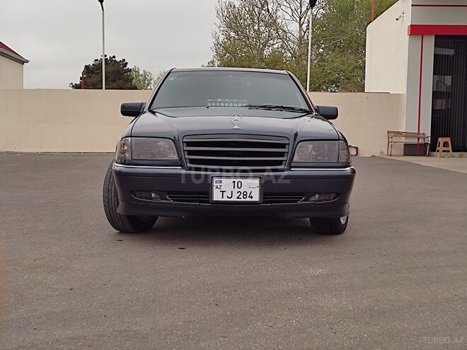 Mercedes E 240 1998, 330,000 km - 2.4 l - Bakı