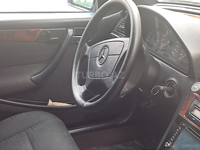 Mercedes E 240 1998, 330,000 km - 2.4 l - Bakı