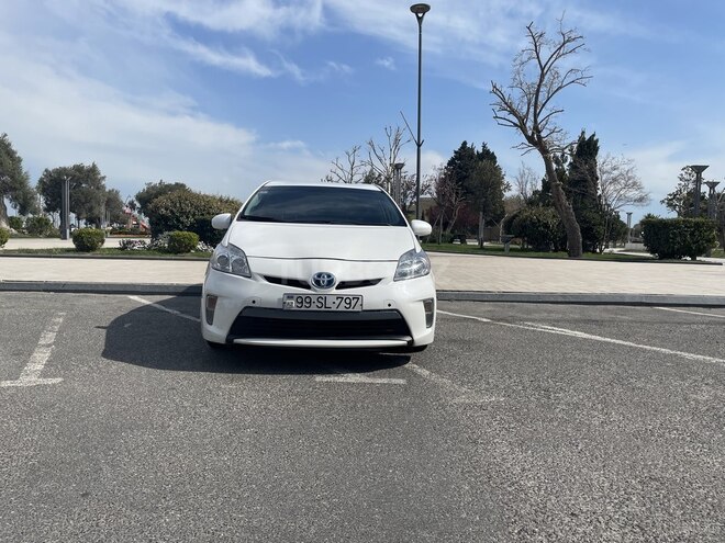 Toyota Prius 2013, 180,000 km - 1.8 l - Bakı