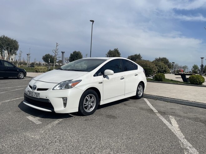 Toyota Prius 2013, 180,000 km - 1.8 l - Bakı