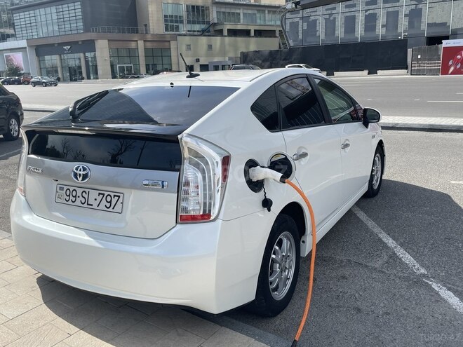 Toyota Prius 2013, 180,000 km - 1.8 l - Bakı