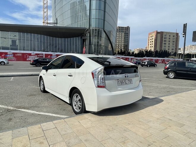 Toyota Prius 2013, 180,000 km - 1.8 l - Bakı