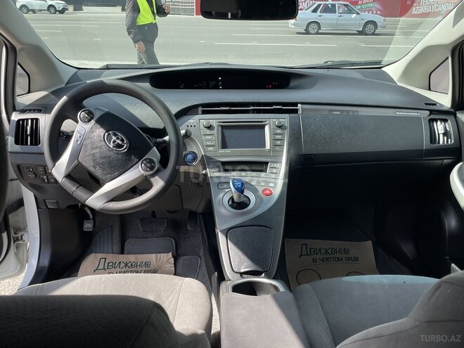 Toyota Prius 2013, 180,000 km - 1.8 l - Bakı