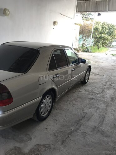 Mercedes C 220 1999, 302,653 km - 2.2 l - Gəncə
